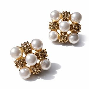Pearl Cluster Stud Earrings